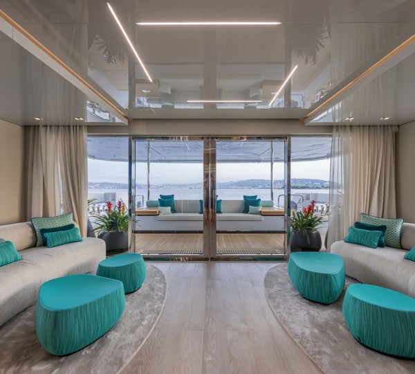 Main Deck - Lounge Seating
