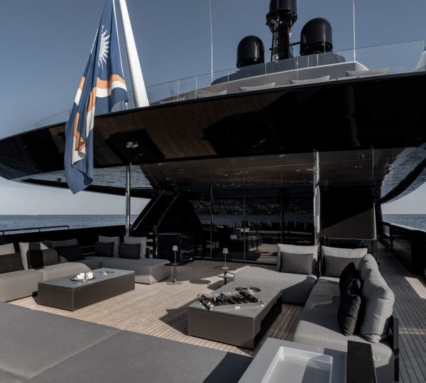 Main Deck - Seating Area