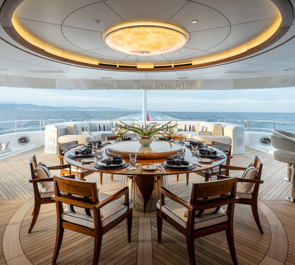 Main Deck Aft Dining And Seaitng