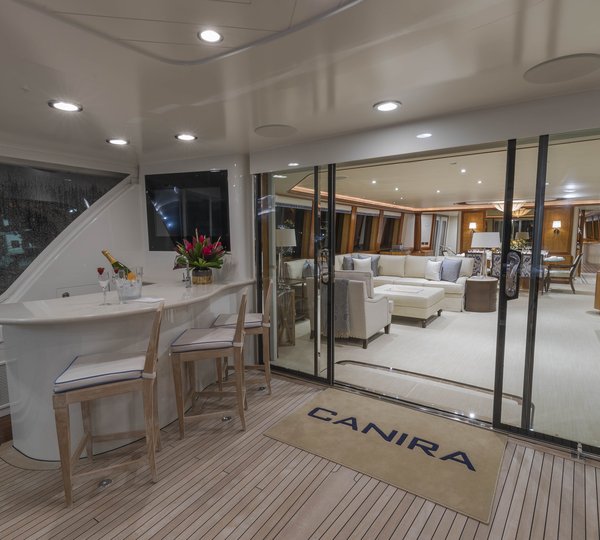 Main Deck Aft With Bar