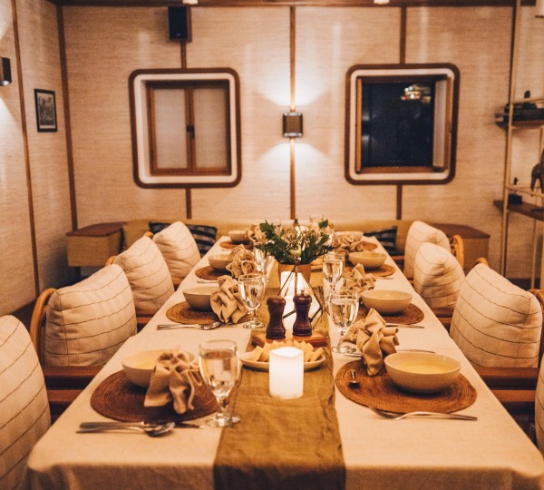 Main Deck Dining Room - Kudanil - Jack Johns