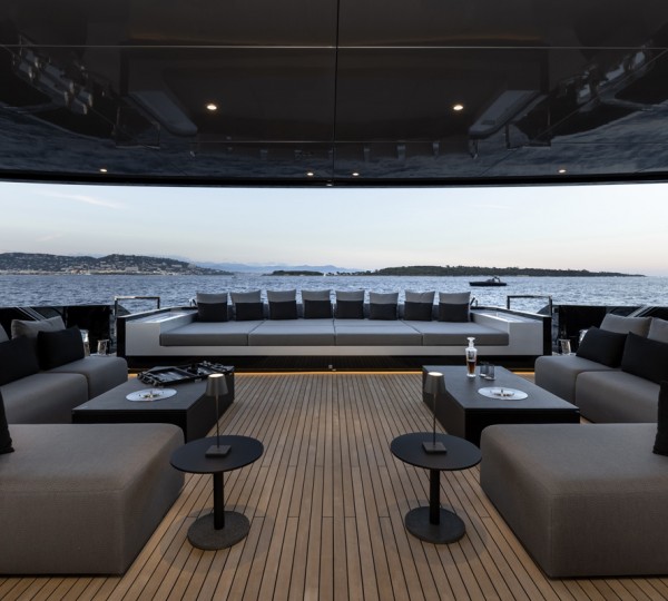 Main Deck Exterior Seating