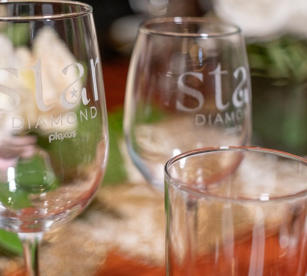 Main Saloon - Table Setting