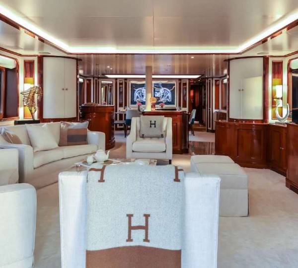 Main Saloon - Seating