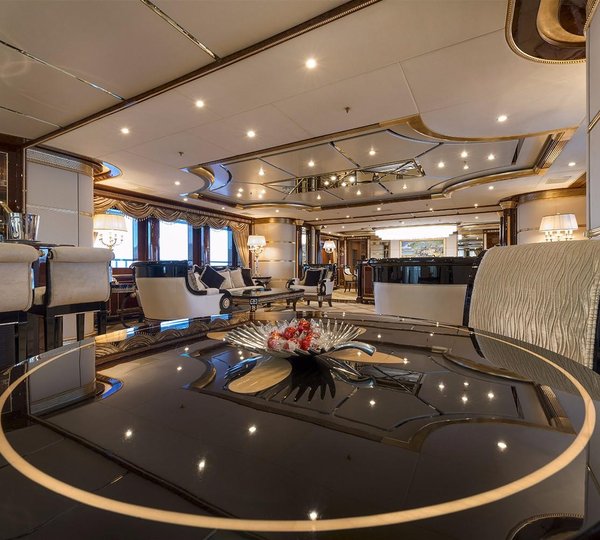 Main Saloon Bar And Table