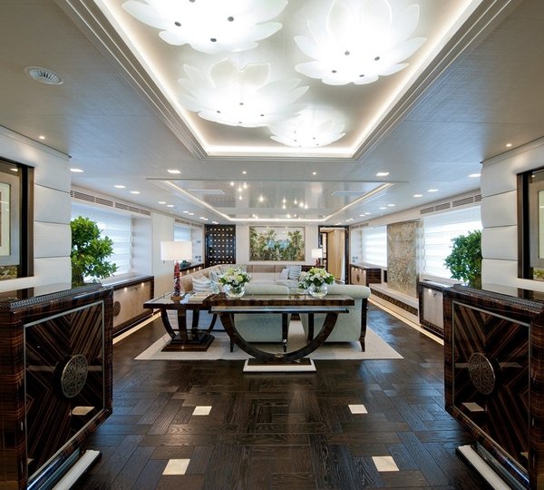 Main Saloon Entrance