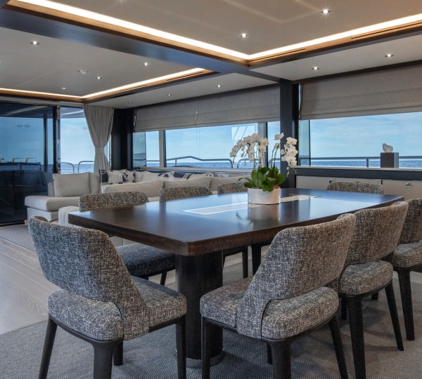 Mains Saloon Dining Area