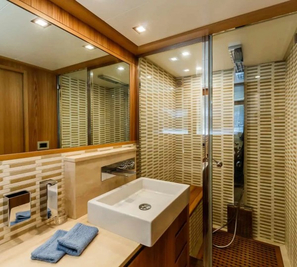 Master Ensuite Shower