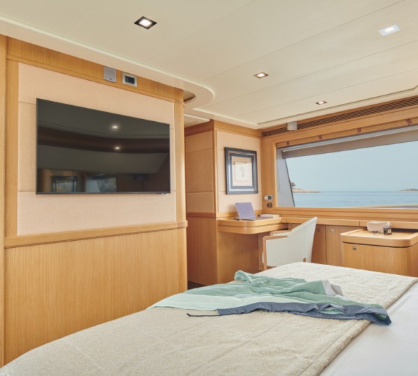 Master On Main Deck - Detail