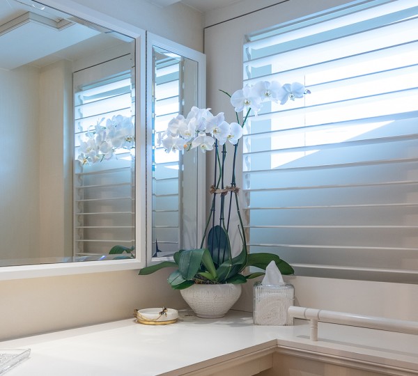 Master Suite - Bathroom Flower