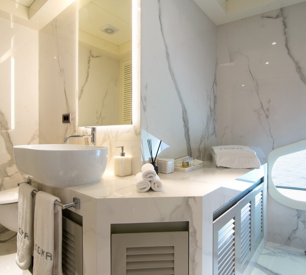 Master Suite Ensuite Bathroom