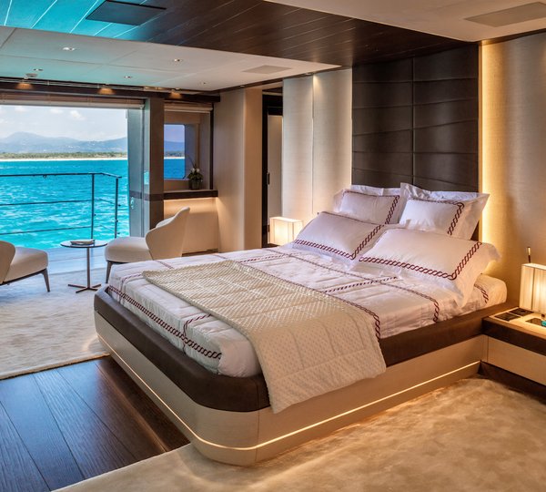 Master Suite With Baclony