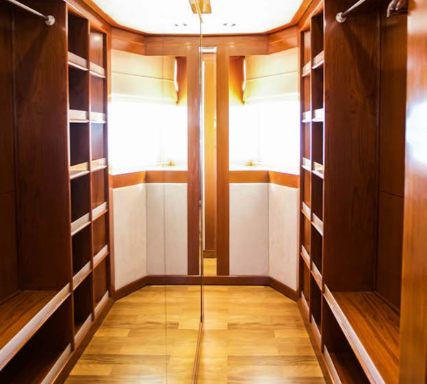 Master Walk In Wardrobe