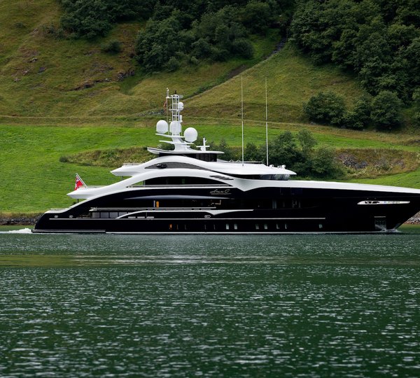 Motor Yacht Ann G Cruising In Norway