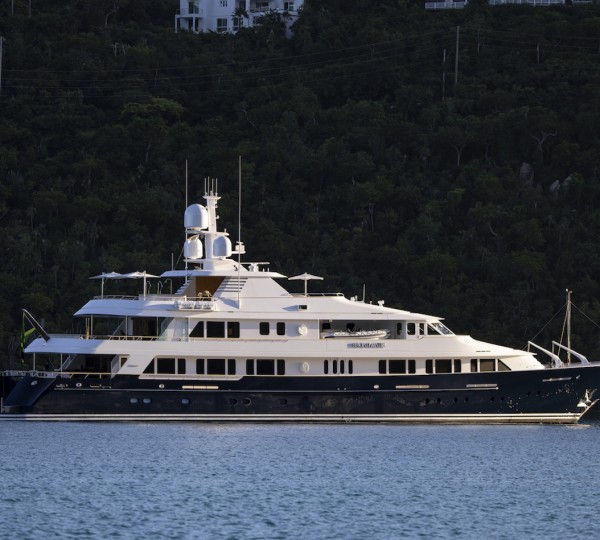 Motor Yacht Broadwater