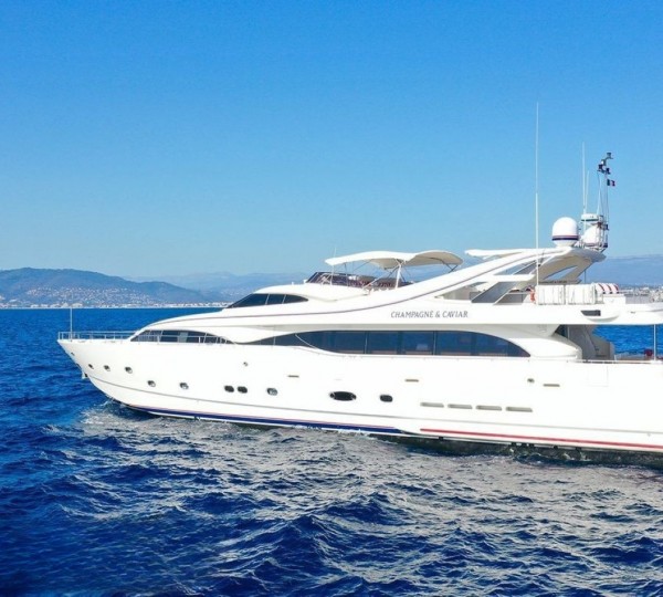 Motor Yacht CHAMPAGNE AND CAVIAR