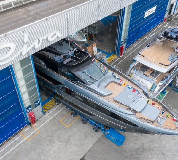Motor Yacht FIGURATI At Launch