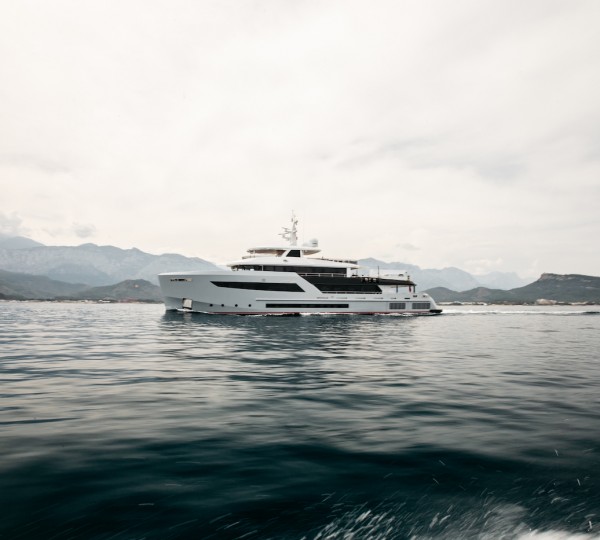 Motor Yacht HEEUS