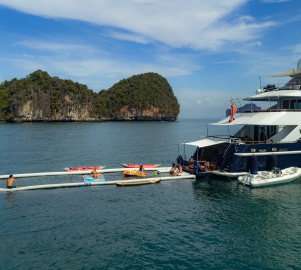 Motor Yacht LADY AZUL
