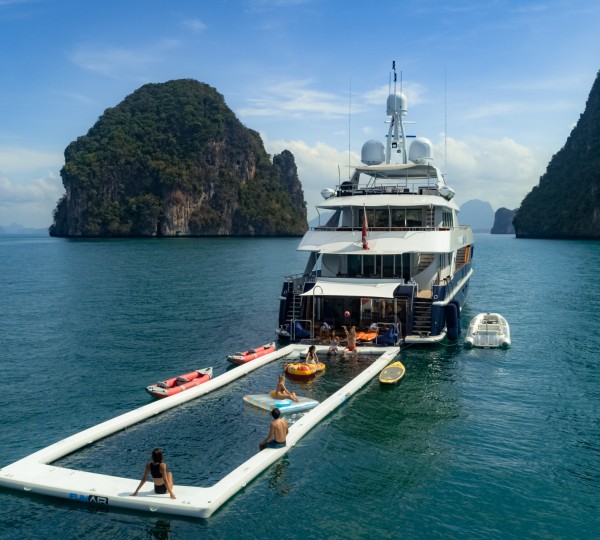 Motor Yacht LADY AZUL
