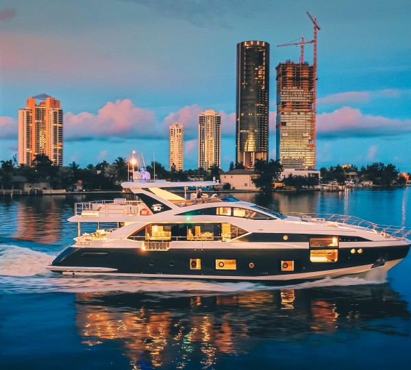 Motor Yacht MAJESTIC MOMENTS