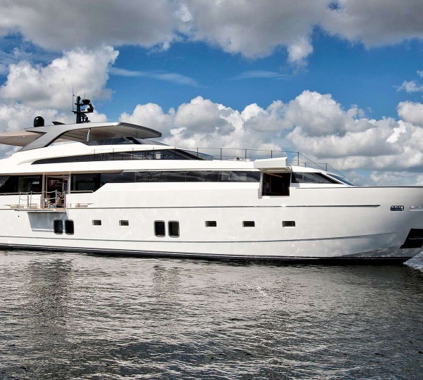 Motor Yacht OCTAVE