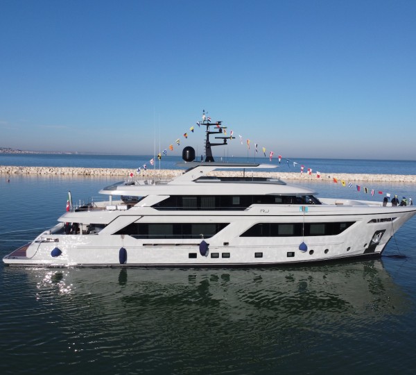 Motor Yacht RJ 130 Launched