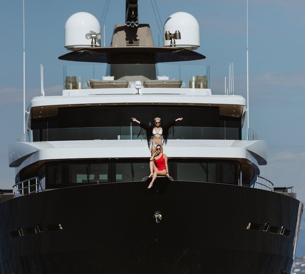 Motor Yacht SOLO Lifestyle