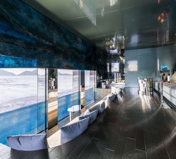 Observation 'Nemo' Lounge