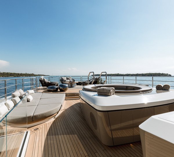 Owner Deck Jacuzzi