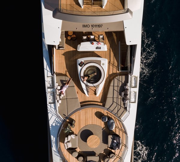 Owner Deck Lifestyle