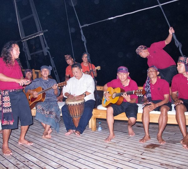 Party On Board SILOLONA