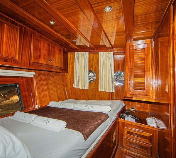 Double cabin