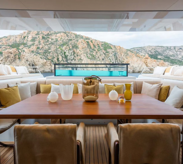 Pool And Al Fresco Dining