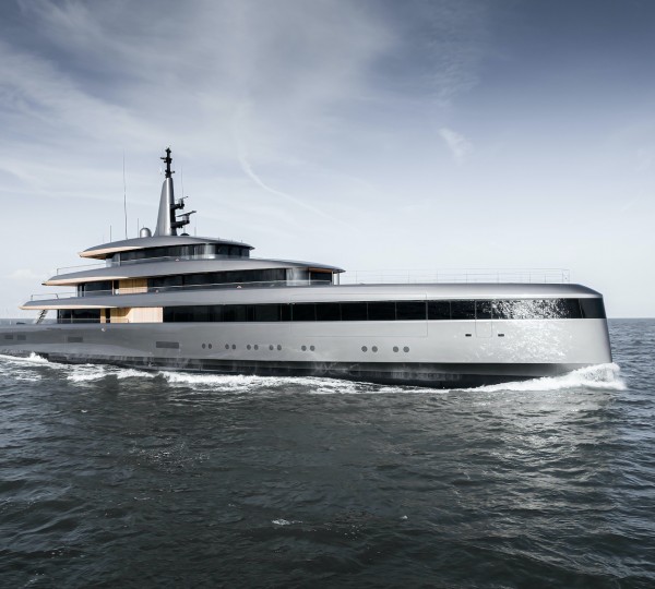 Profile Of The Superyacht OBSIDIAN