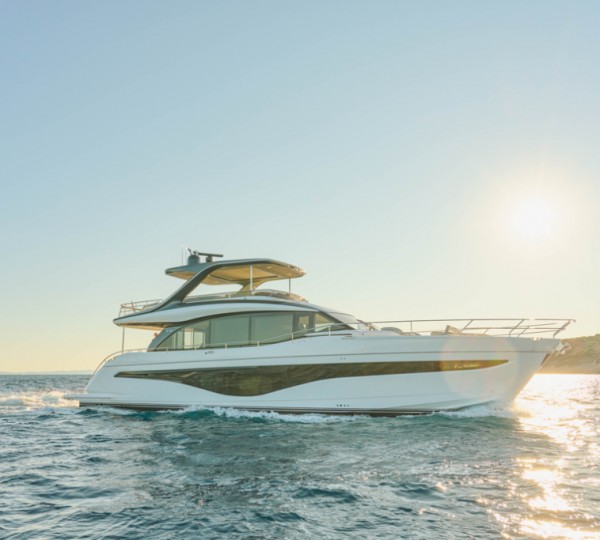 Profile Of Yacht ELIZABETH