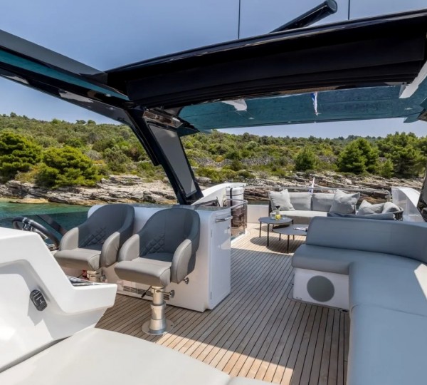 Relaxation Area With Captain Area