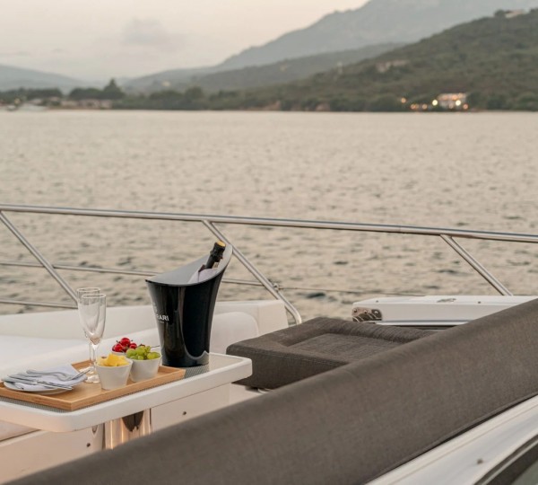 Relaxation With Entertainment Area