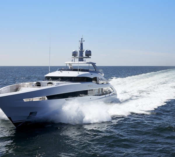 Running Profile Of Book Ends © Dick Holthuis