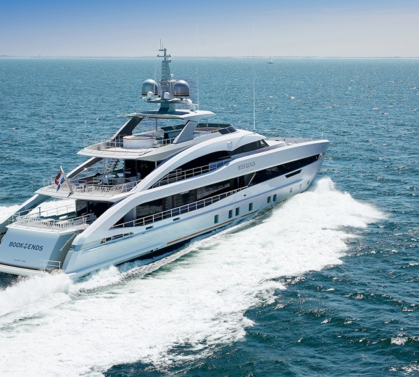 Running View Of 2022 Yacht Book Ends From Aft © Dick Holthuis