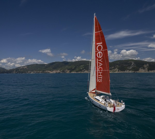 Sailing Yacht PURA FOLLIA