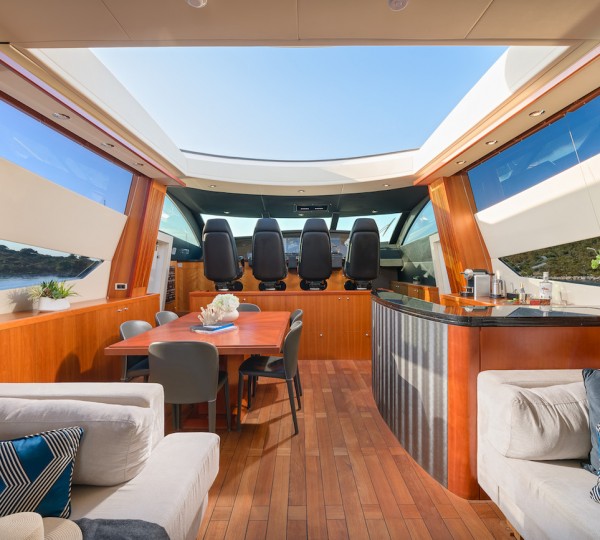 Saloon - Open Hard Top