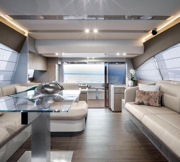 Saloon And Dining - Sistership