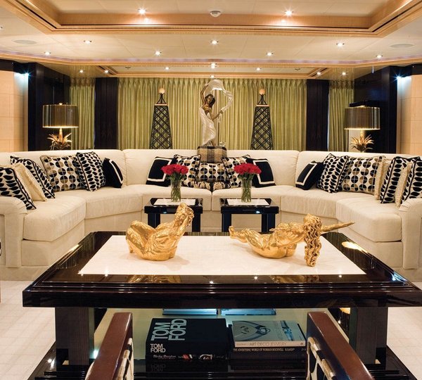 Saloon And Socialising Area