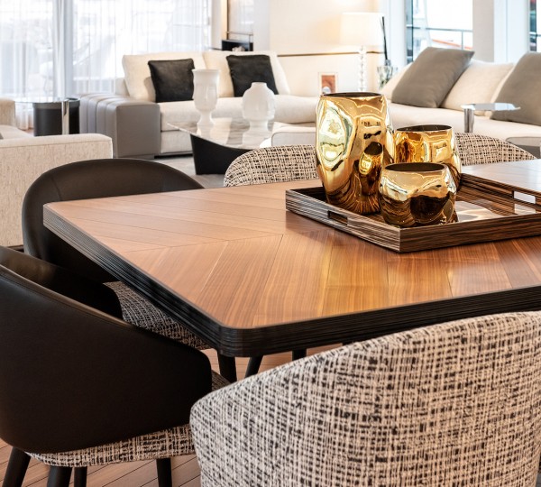 Saloon Dining Table Detail