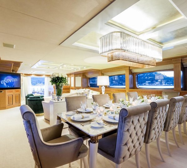 Saloon Formal Dining Area