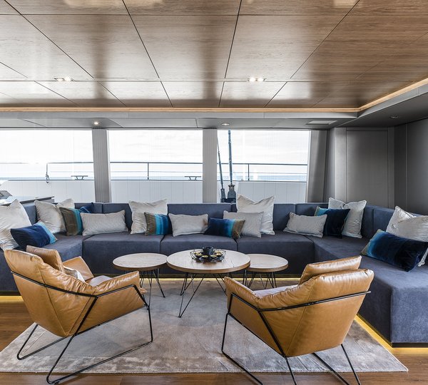 Saloon Sofa And Seating