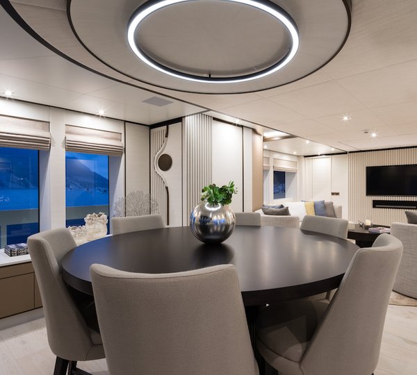 Saloon With Formal Dining Area