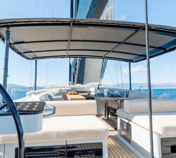 Seatining And Dining