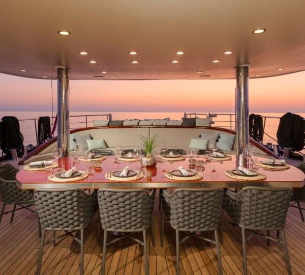 Seunset Alfresco Dining